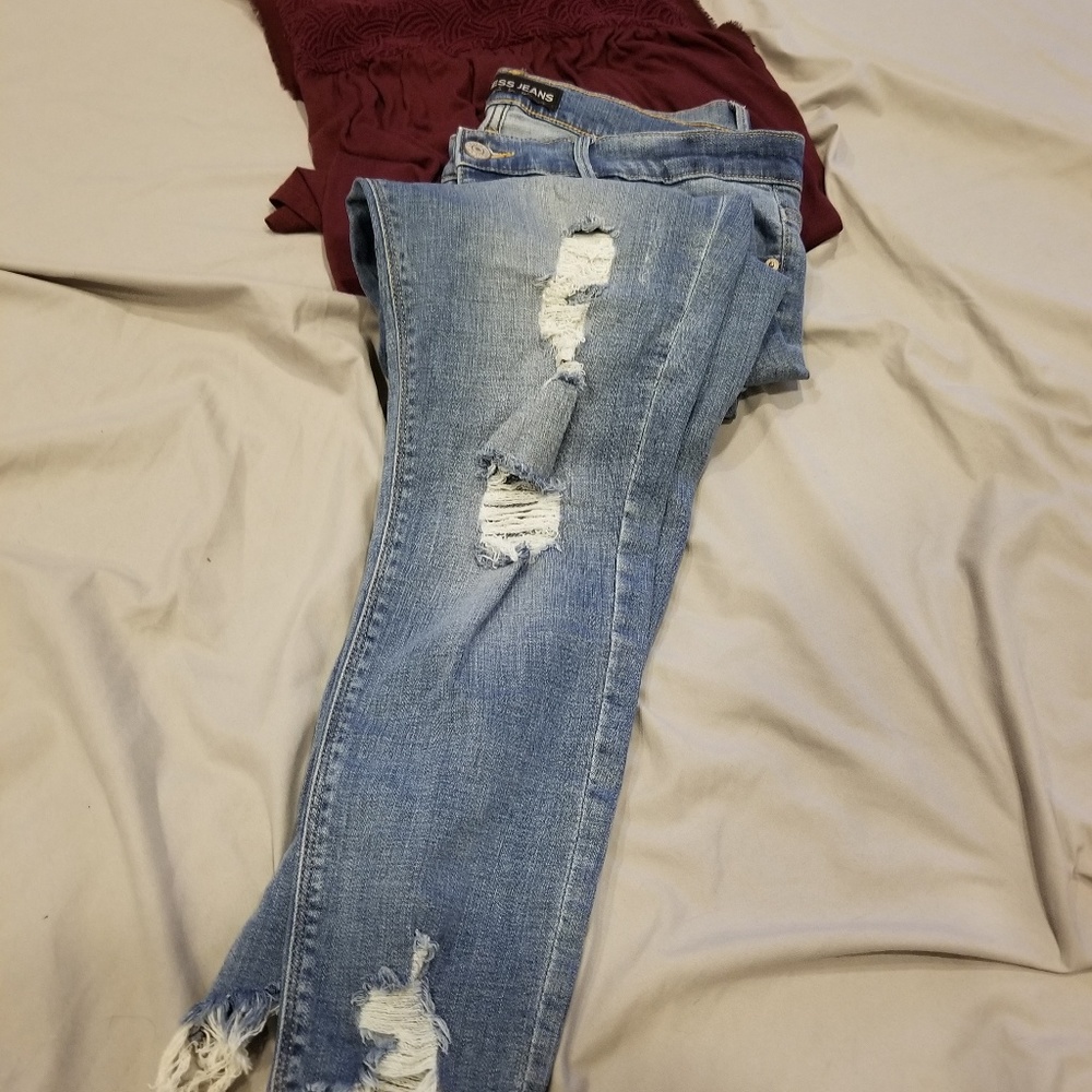 EUC Distressed Split Hem Mid-Rise Ankle Jegging